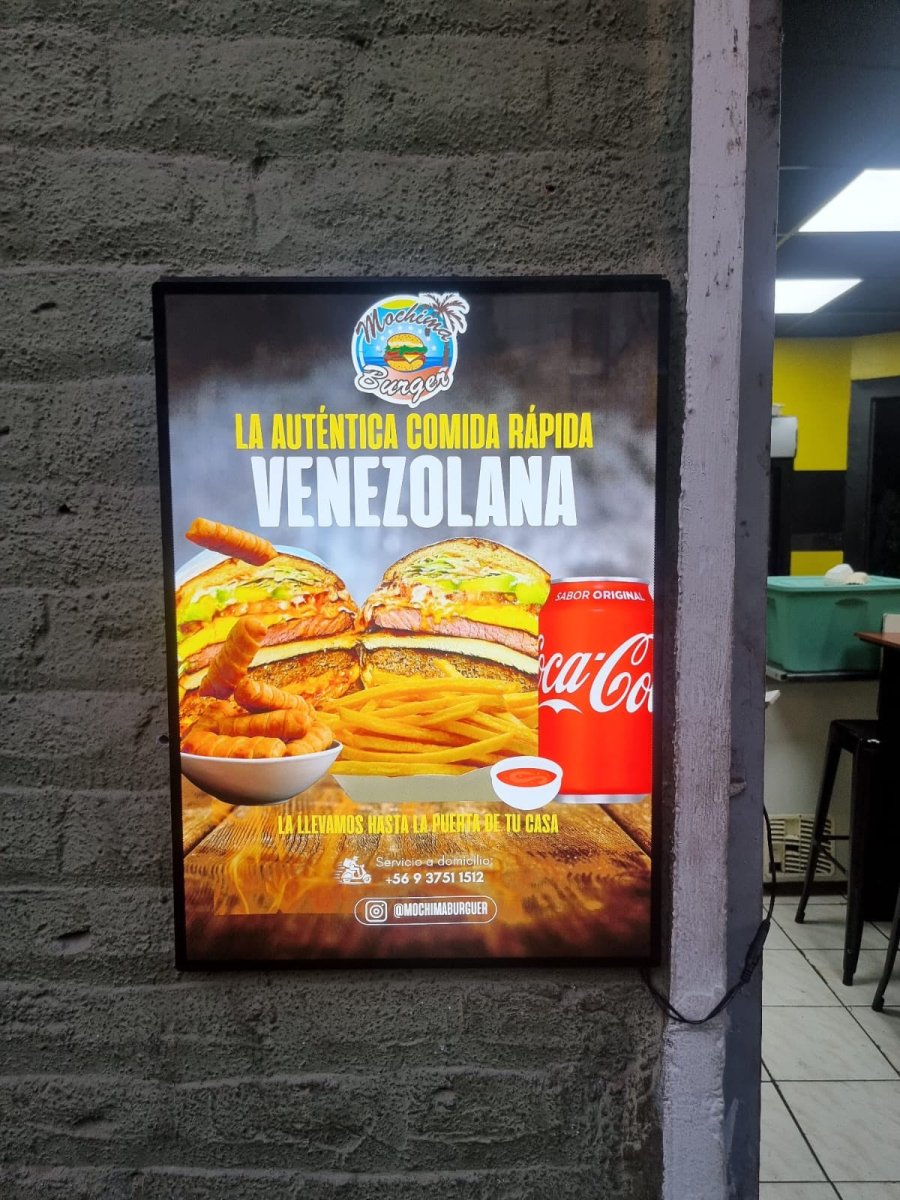 Pantalla LED Publicitaria Ultradelgada A2 (42x59.4 cm) - Klinge